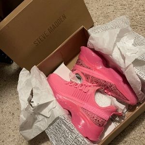 Steve Madden maximas size 8 brand new